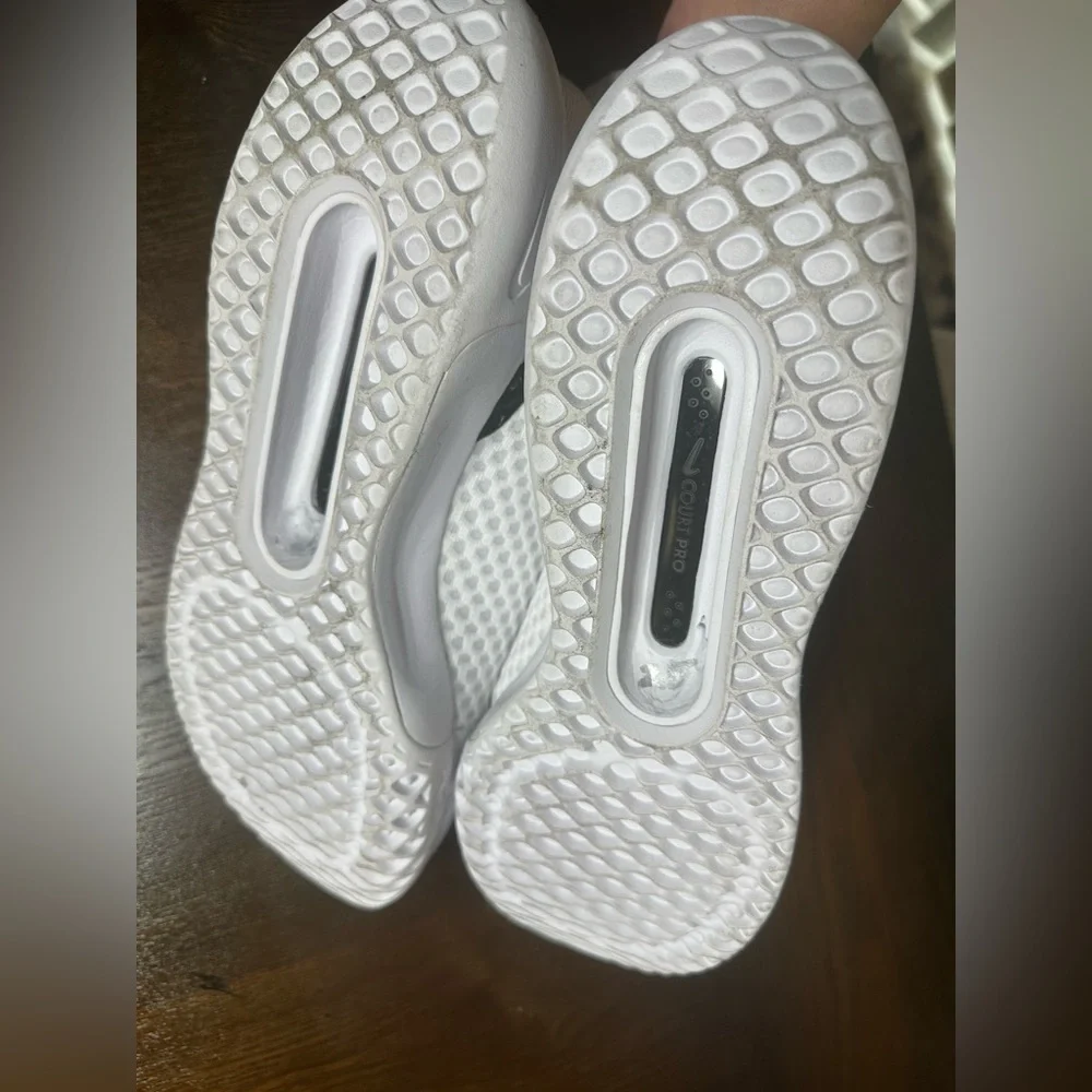 Nike White and Black Mesh Sport‎ Sneakers